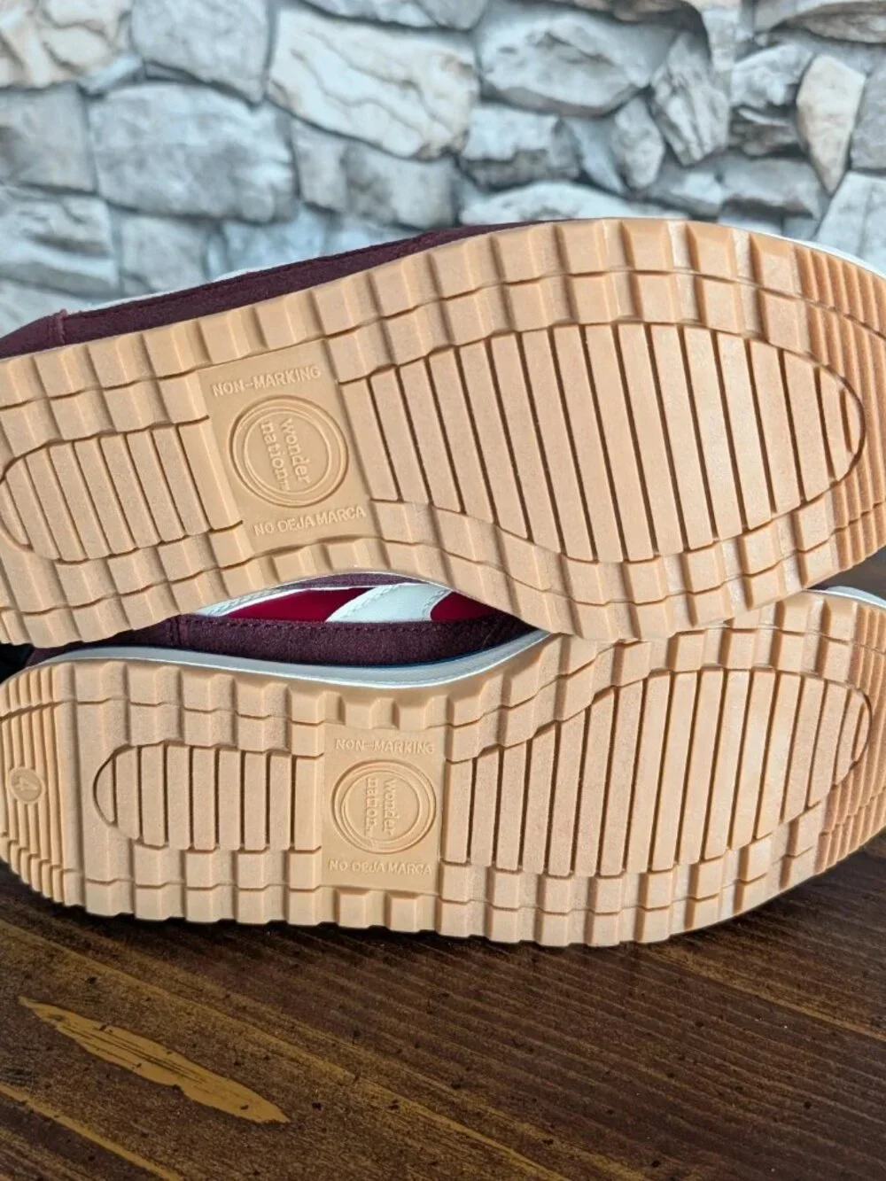 Wonder Nation Boys Retro Jogger Sneakers Size 4 Burgundy Red Blue Gum Sole NWT
